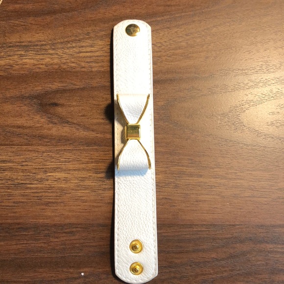 White Bow Bracelet with gold accent - Picture 2 of 4